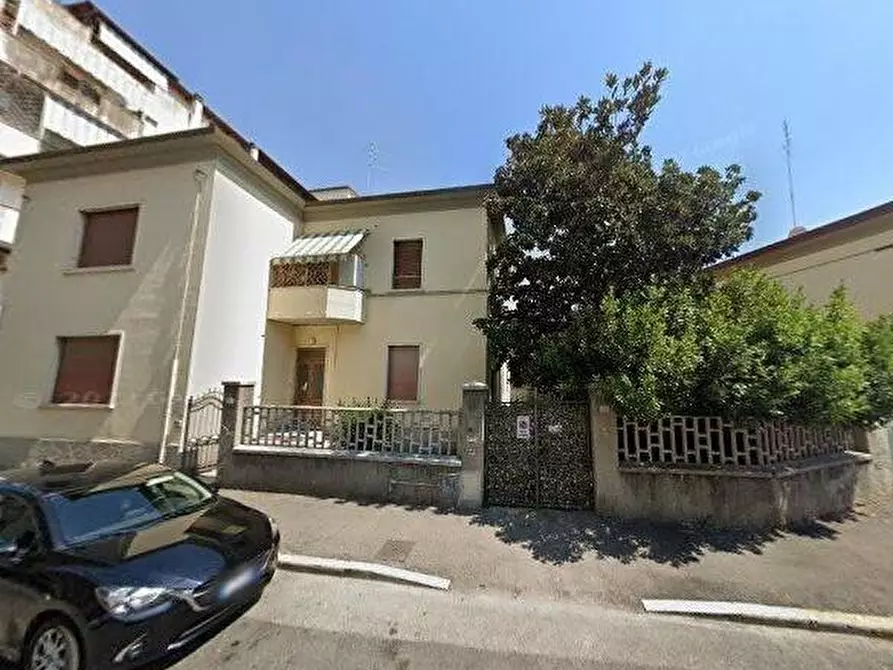 Immagine 1 di Casa bifamiliare in vendita  a Grosseto