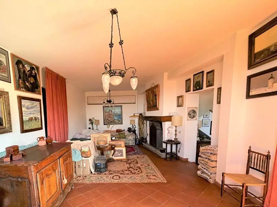 Immagine 15 di Villa in vendita  a Fosdinovo