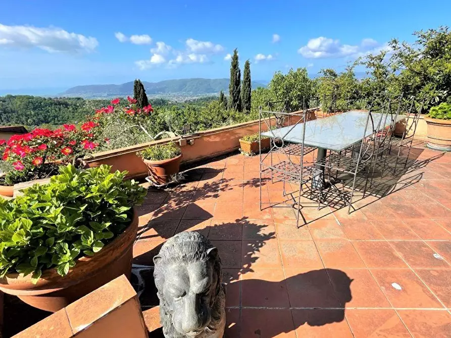 Immagine 31 di Villa in vendita  a Fosdinovo