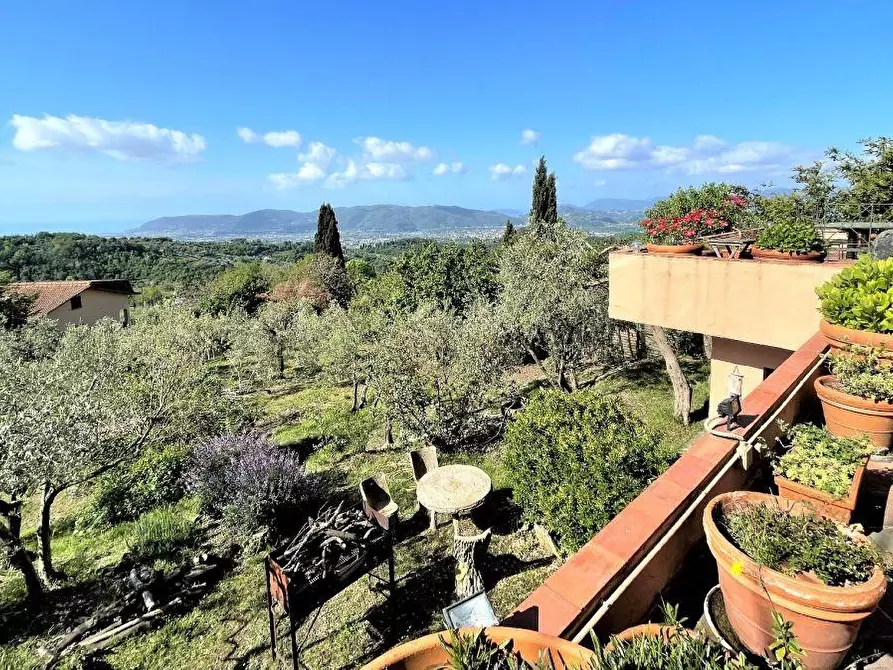 Immagine 20 di Villa in vendita  a Fosdinovo