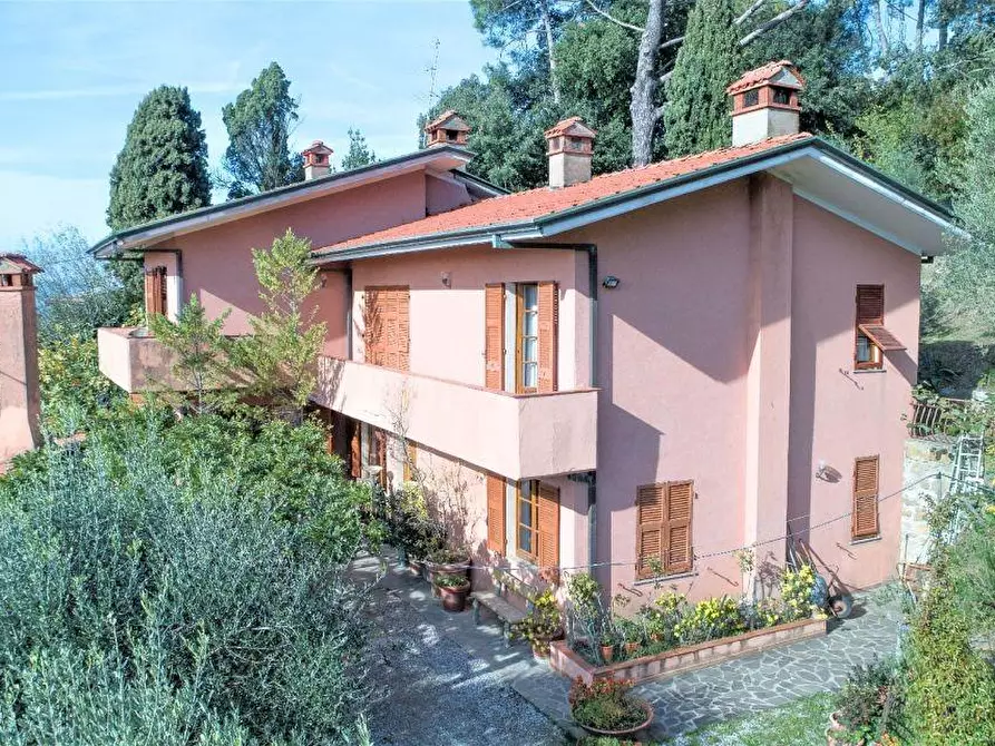 Immagine 39 di Villa in vendita  a Fosdinovo