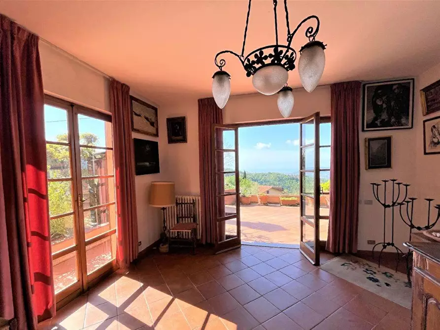 Immagine 16 di Villa in vendita  a Fosdinovo