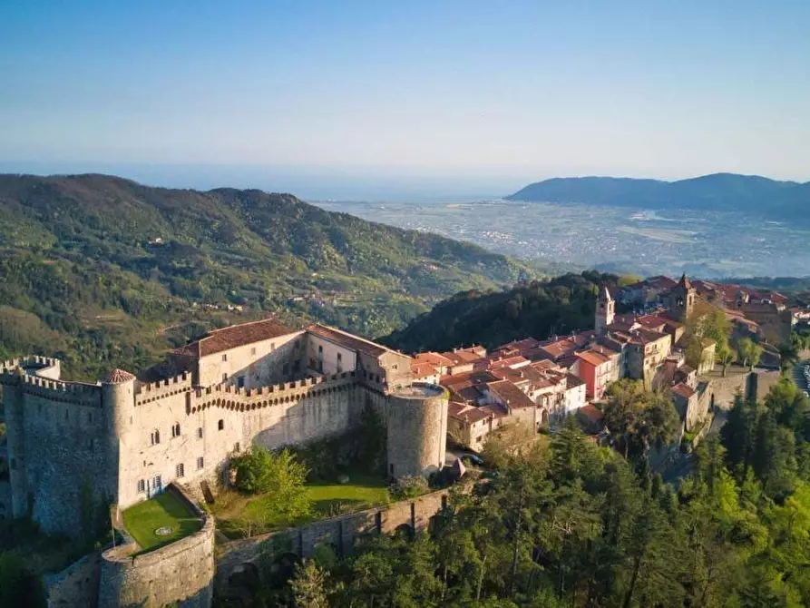 Immagine 3 di Villa in vendita  a Fosdinovo