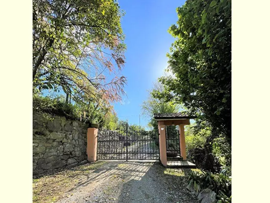 Immagine 4 di Villa in vendita  a Fosdinovo