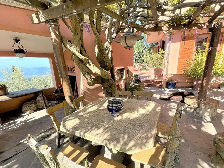 Immagine 33 di Villa in vendita  a Fosdinovo