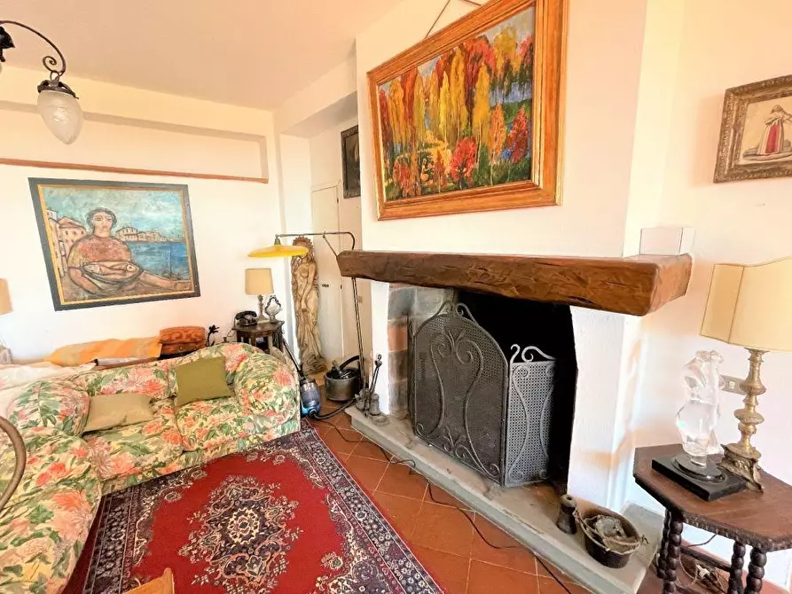 Immagine 14 di Villa in vendita  a Fosdinovo