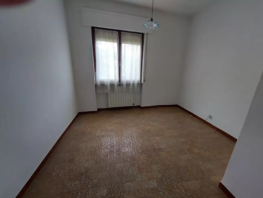 Immagine 10 di Appartamento in vendita  a Carrara