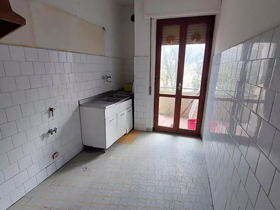 Immagine 4 di Appartamento in vendita  a Carrara