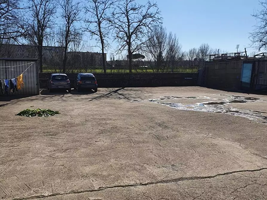 Immagine 11 di Locale commerciale in vendita  a Vinci