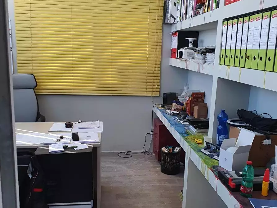 Immagine 6 di Locale commerciale in vendita  a Vinci