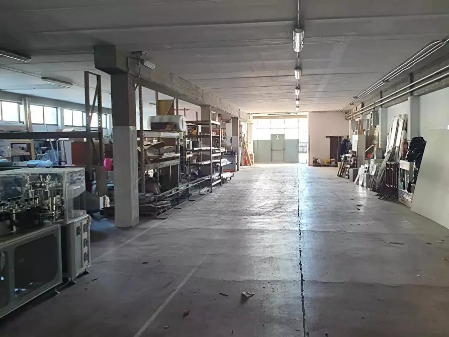 Immagine 3 di Locale commerciale in vendita  a Vinci