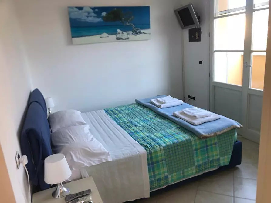 Immagine 8 di Appartamento in vendita  a Montignoso