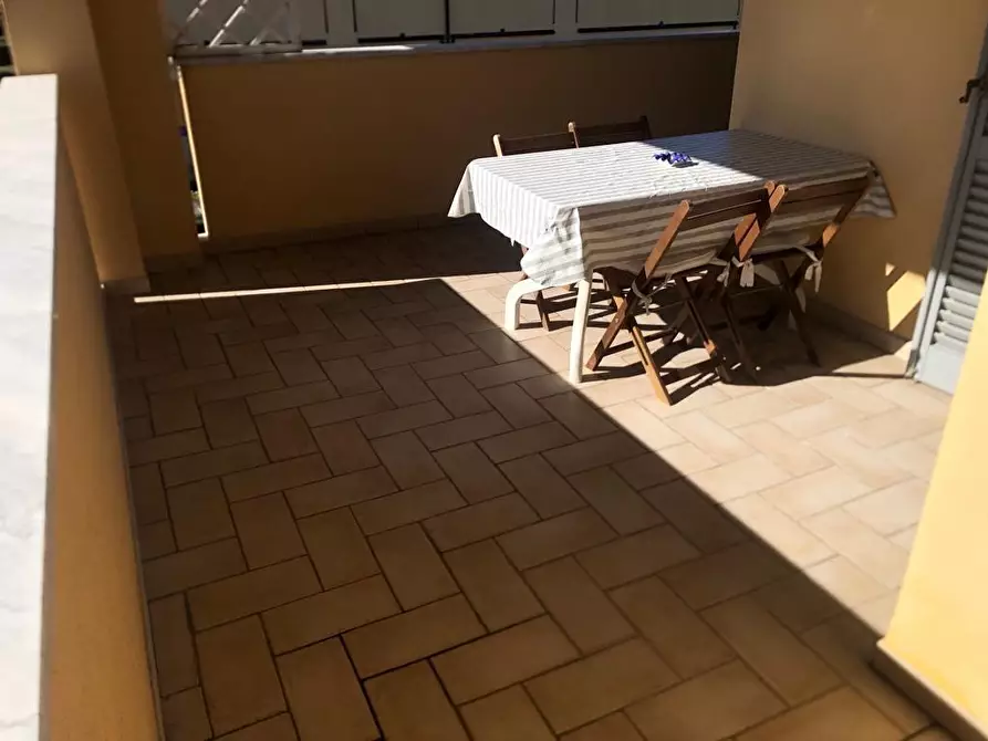 Immagine 6 di Appartamento in vendita  a Montignoso