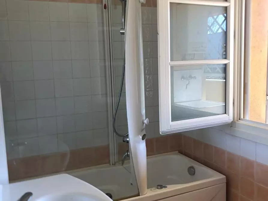 Immagine 12 di Appartamento in vendita  a Montignoso