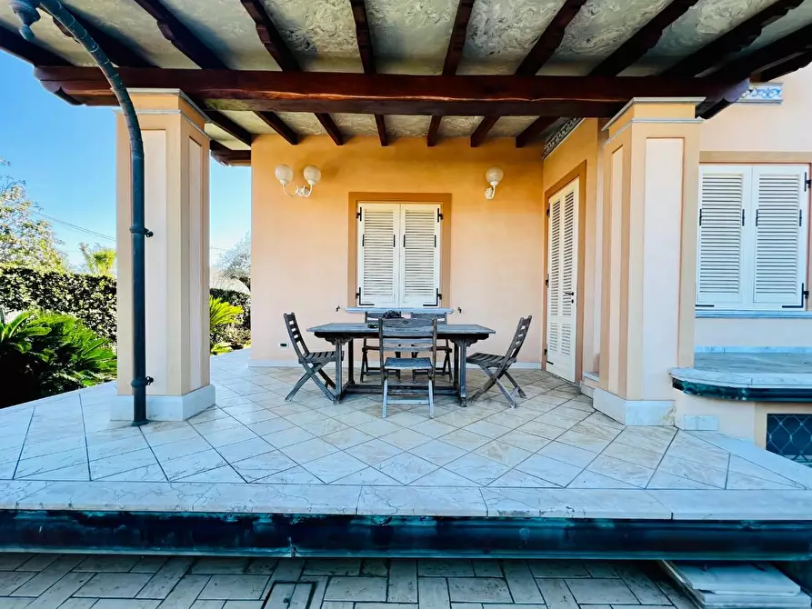 Immagine 83 di Villa in vendita  a Pietrasanta
