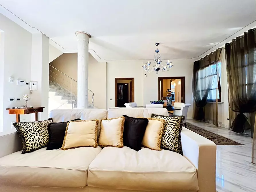 Immagine 12 di Villa in vendita  a Pietrasanta