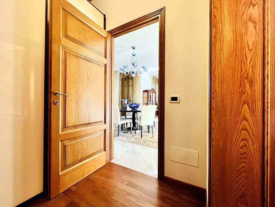 Immagine 28 di Villa in vendita  a Pietrasanta