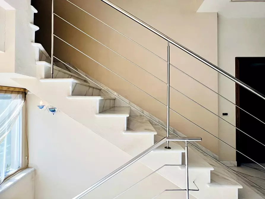 Immagine 57 di Villa in vendita  a Pietrasanta