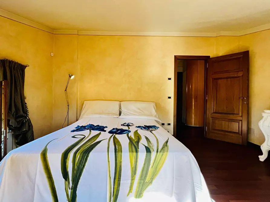 Immagine 76 di Villa in vendita  a Pietrasanta