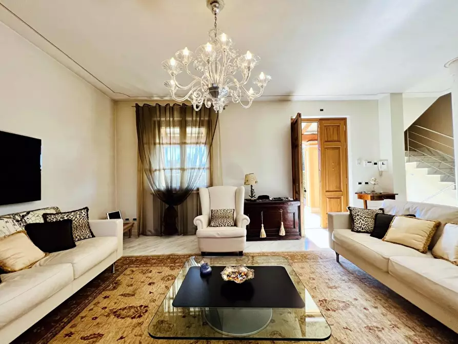 Immagine 11 di Villa in vendita  a Pietrasanta