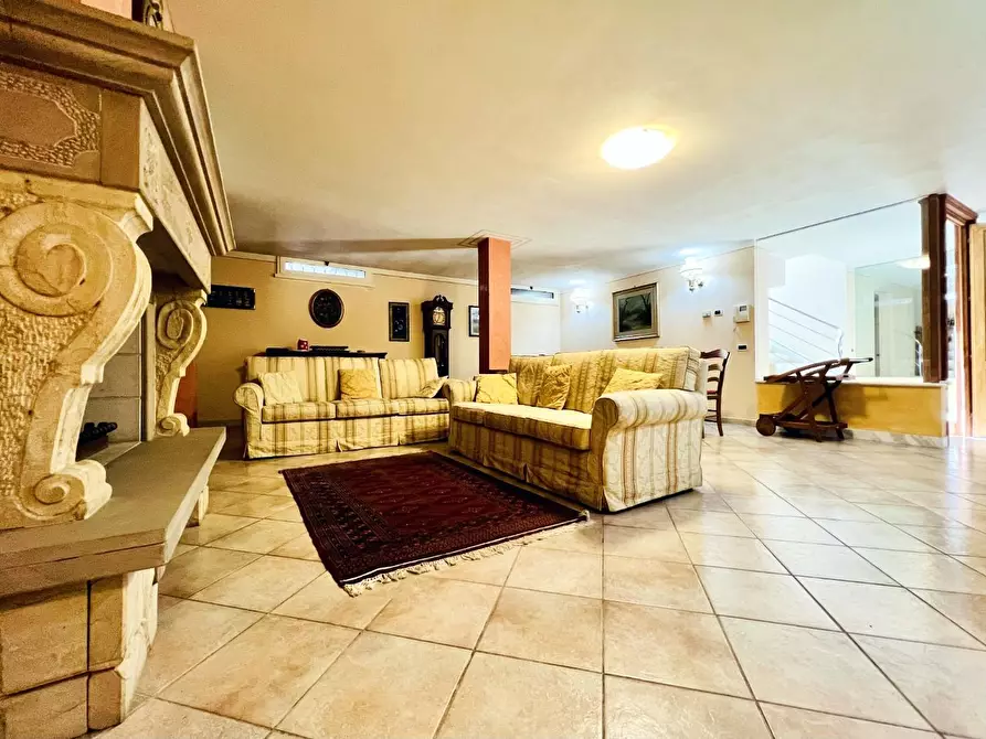 Immagine 43 di Villa in vendita  a Pietrasanta