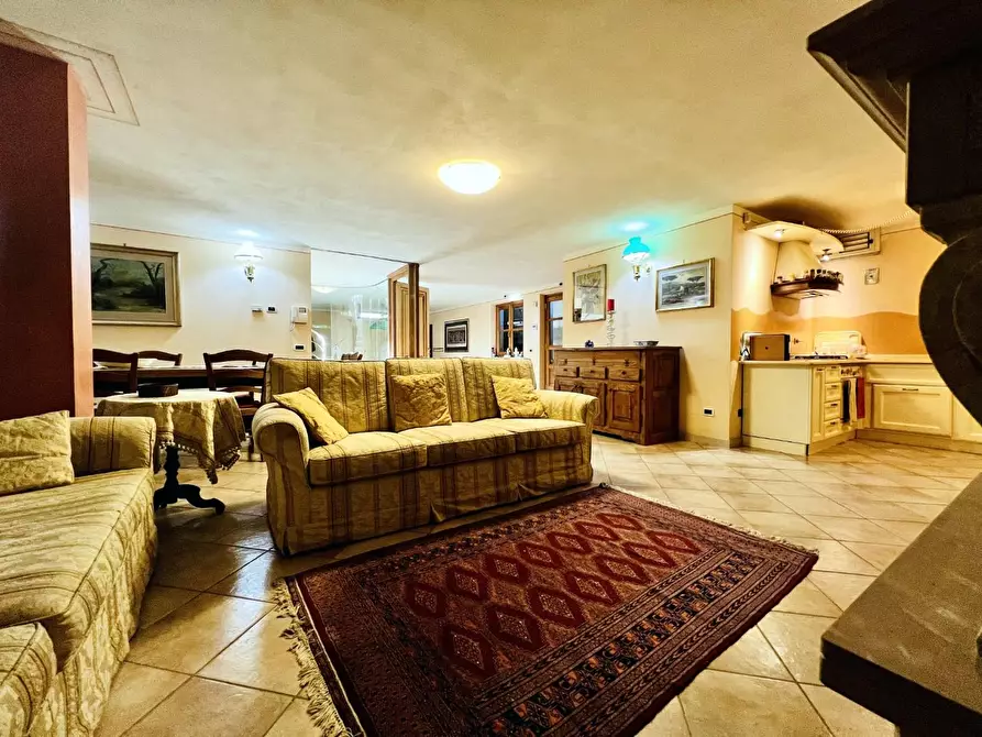 Immagine 38 di Villa in vendita  a Pietrasanta