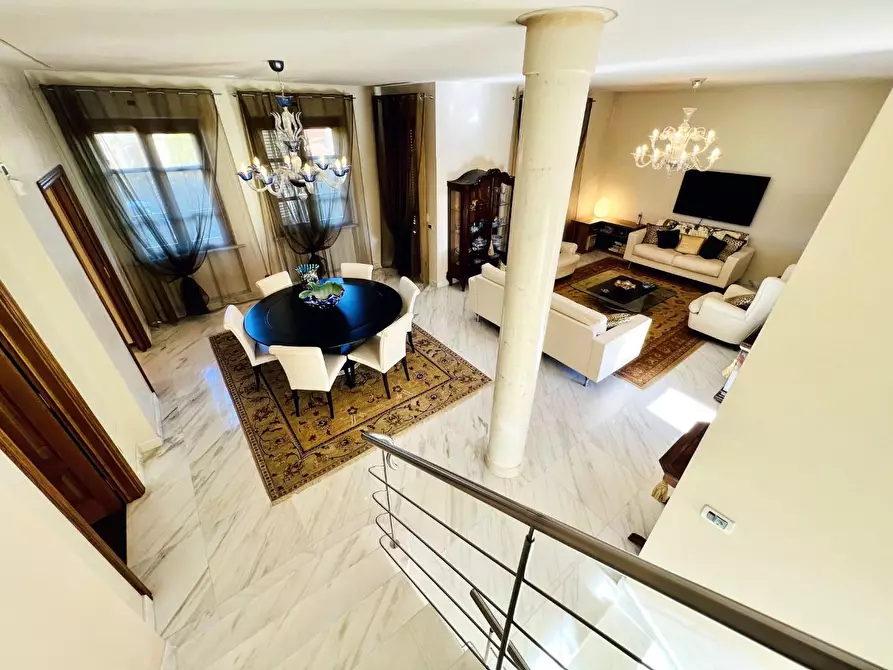 Immagine 81 di Villa in vendita  a Pietrasanta
