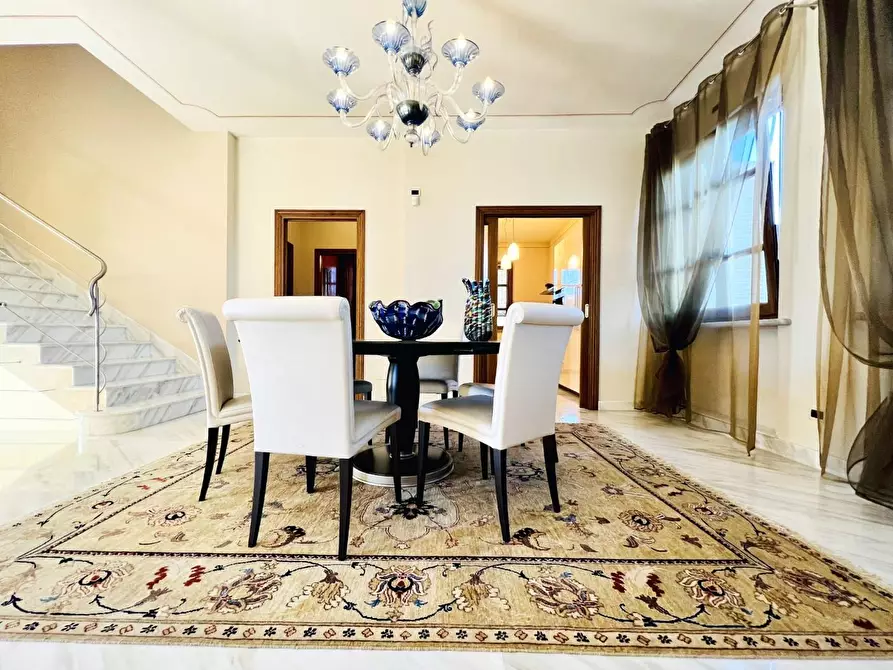 Immagine 13 di Villa in vendita  a Pietrasanta