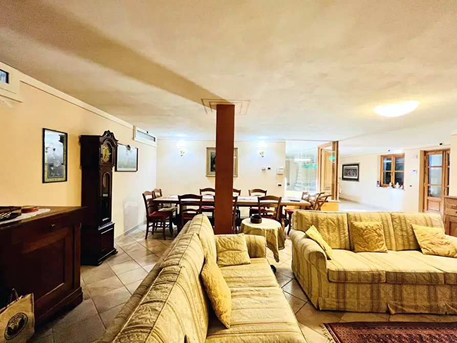 Immagine 37 di Villa in vendita  a Pietrasanta