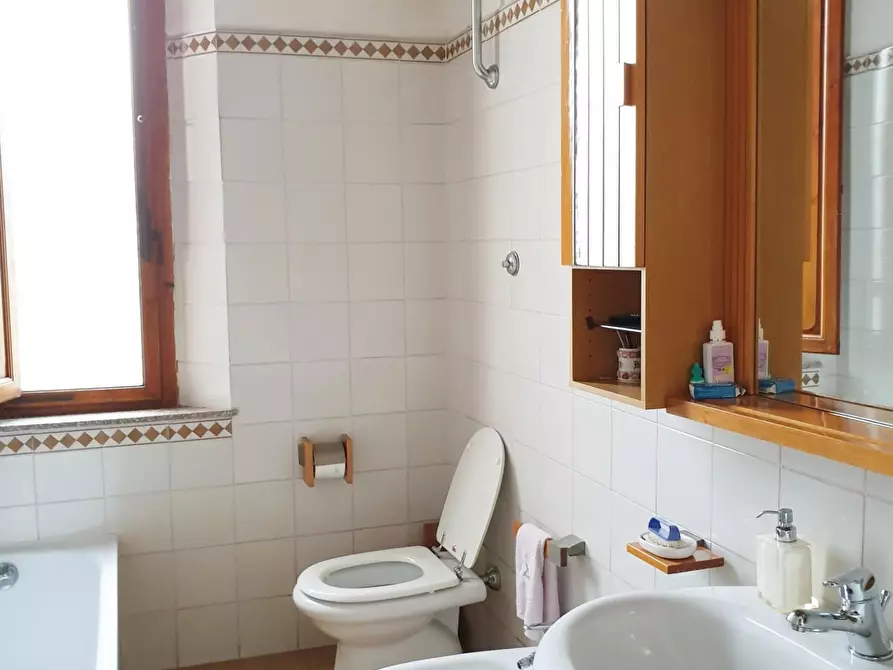 Immagine 25 di Villa in vendita  a Crespina Lorenzana