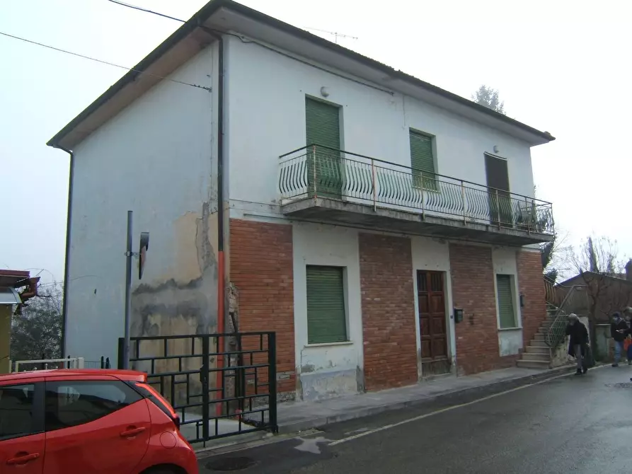 Immagine 1 di Casa indipendente in vendita  a Pontedera
