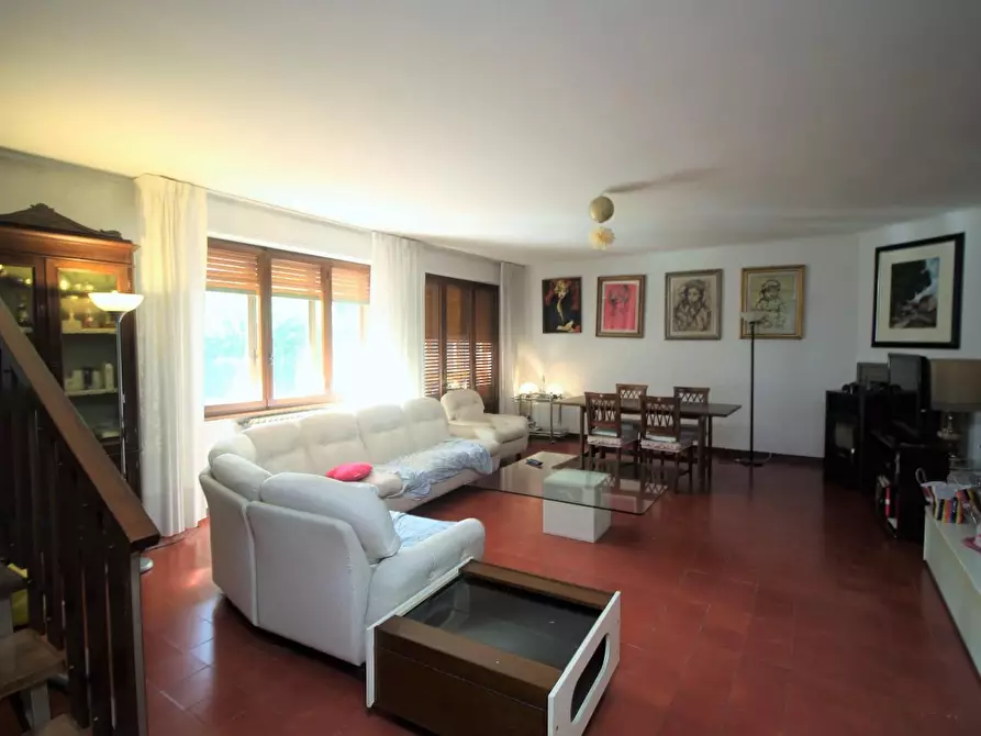 Immagine 15 di Porzione di casa in vendita  a Siena