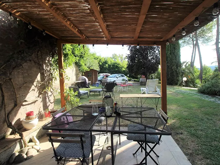 Immagine 17 di Porzione di casa in vendita  a Siena