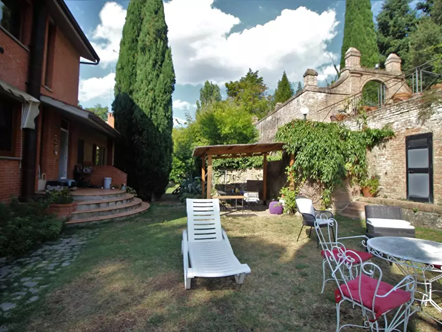 Immagine 2 di Porzione di casa in vendita  a Siena