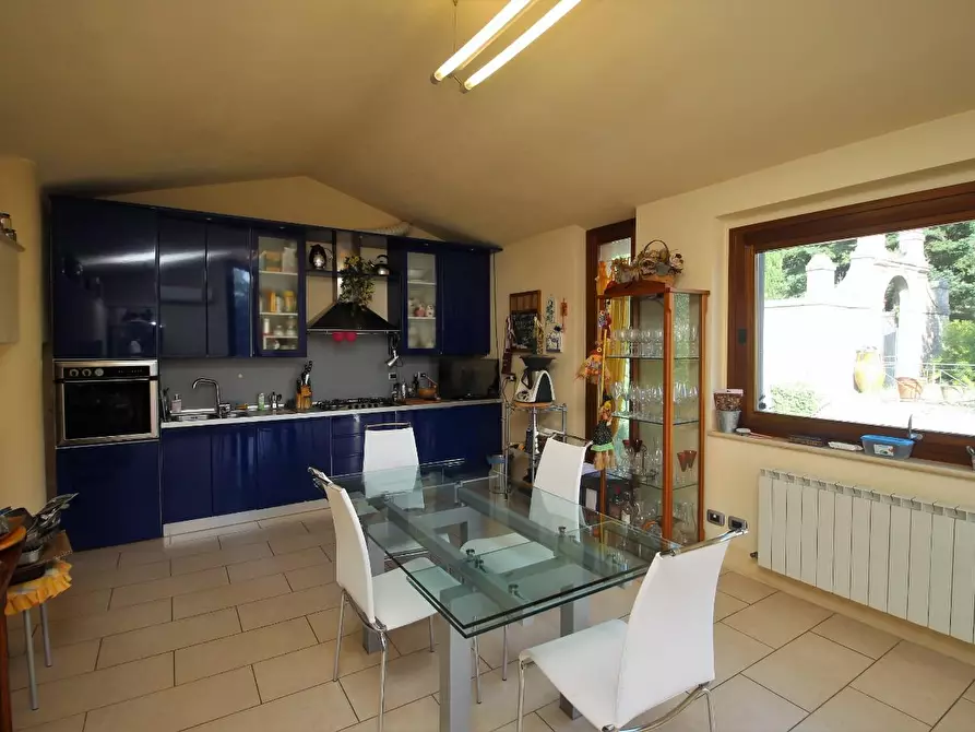 Immagine 4 di Porzione di casa in vendita  a Siena