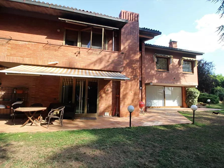 Immagine 11 di Porzione di casa in vendita  a Siena