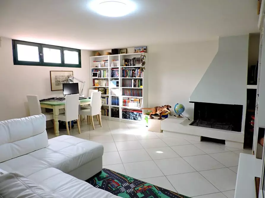 Immagine 52 di Casa quadrifamiliare in vendita  a Cascina