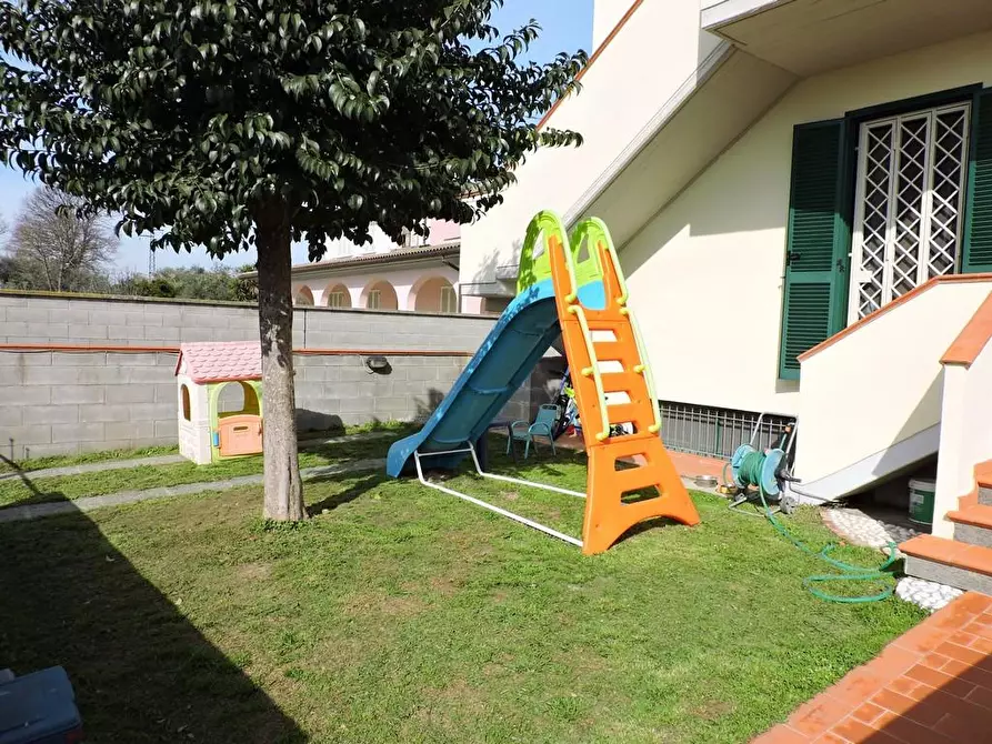 Immagine 4 di Casa quadrifamiliare in vendita  a Cascina