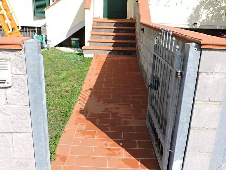 Immagine 3 di Casa quadrifamiliare in vendita  a Cascina