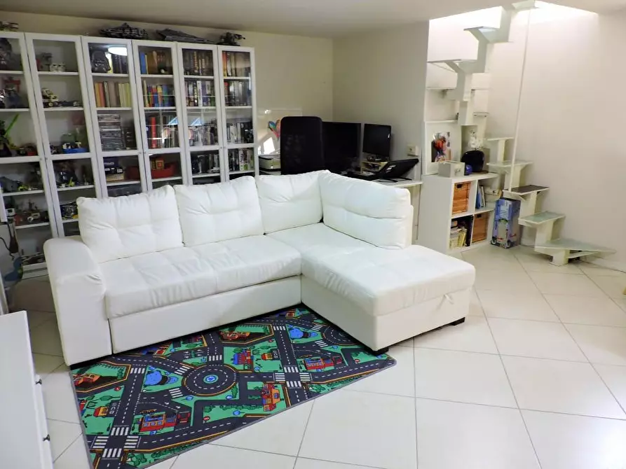 Immagine 43 di Casa quadrifamiliare in vendita  a Cascina