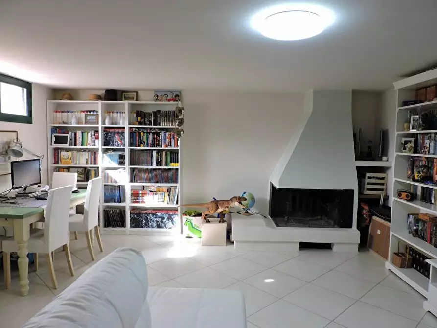 Immagine 45 di Casa quadrifamiliare in vendita  a Cascina