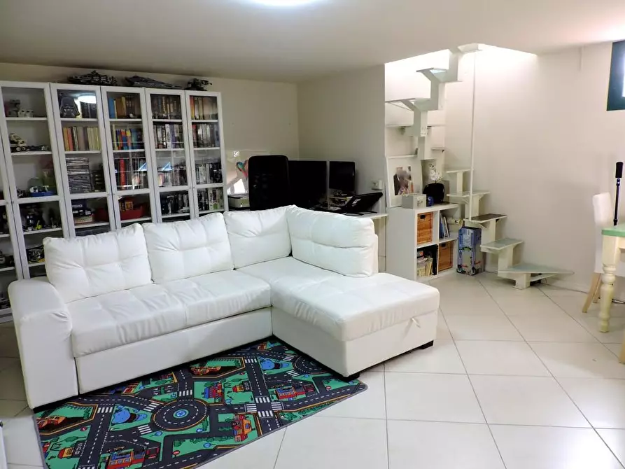 Immagine 53 di Casa quadrifamiliare in vendita  a Cascina