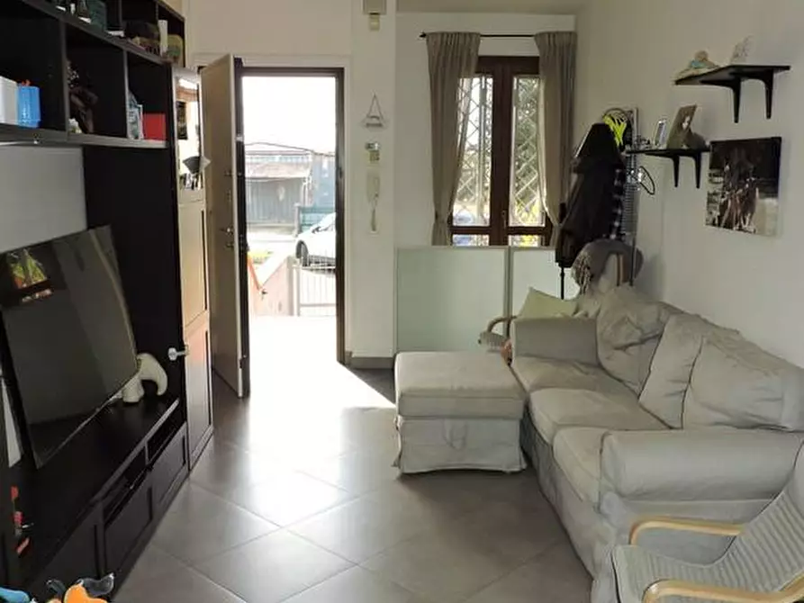 Immagine 8 di Casa quadrifamiliare in vendita  a Cascina
