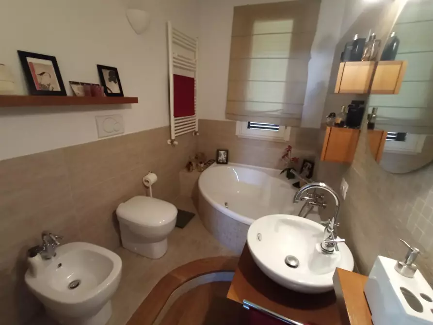 Immagine 10 di Appartamento in vendita  a Montopoli In Val D'arno