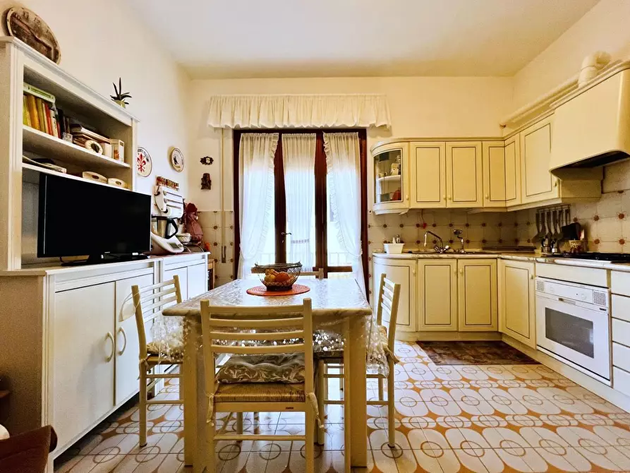 Immagine 32 di Villa in vendita  a Camaiore