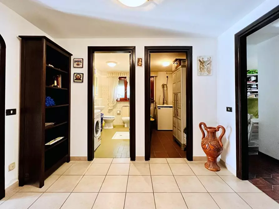 Immagine 3 di Villa in vendita  a Camaiore