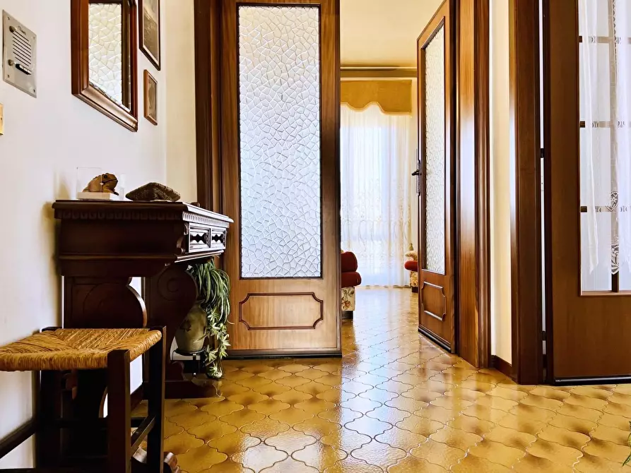 Immagine 46 di Villa in vendita  a Camaiore