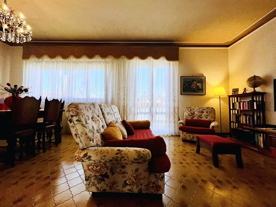 Immagine 25 di Villa in vendita  a Camaiore