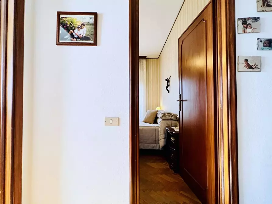 Immagine 41 di Villa in vendita  a Camaiore