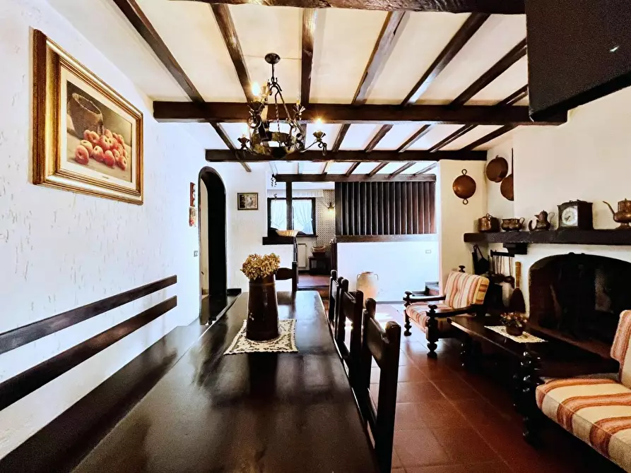 Immagine 9 di Villa in vendita  a Camaiore